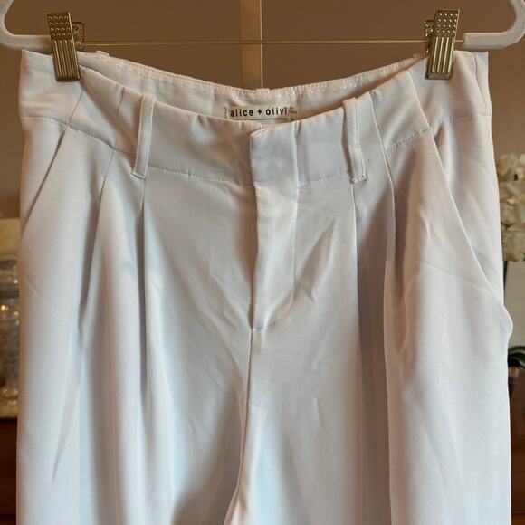 Alice + Olivia White Wide-Leg Pleated Dress Pants – Size 8 - Picture 2 of 7